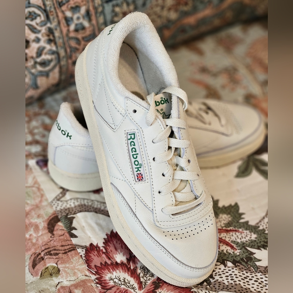 Reebok White and Green Sneakers - Picture 3 of 12